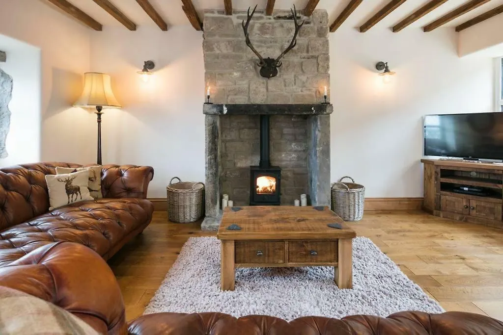 Stunning Blackberry Cottage With Log Burner - Located On Haworth Main Street 0*,  Storbritannien
