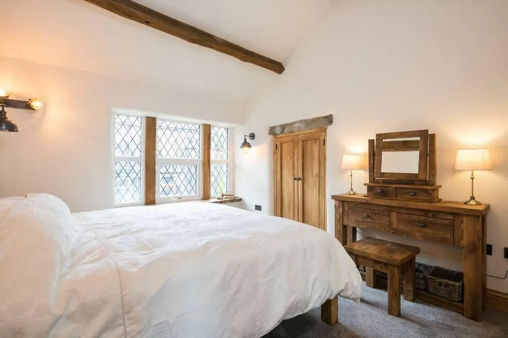 Stunning Blackberry Cottage With Log Burner - Located On Haworth Main Street