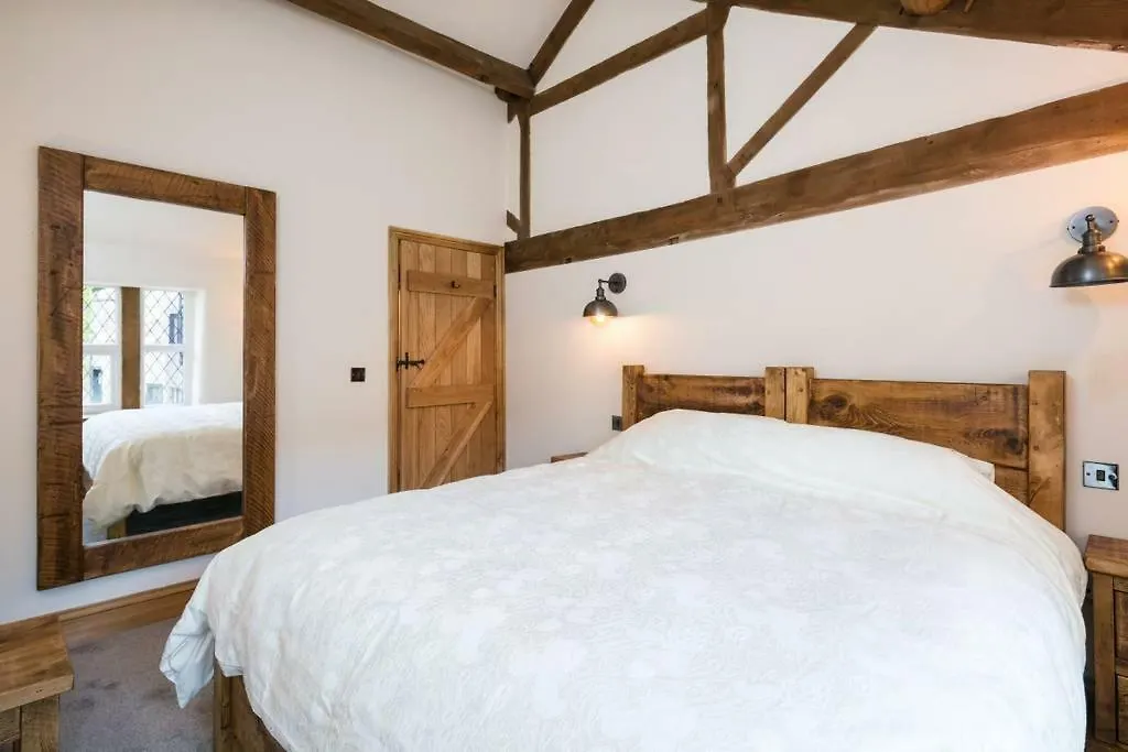 Stunning Blackberry Cottage With Log Burner - Located On Haworth Main Street 0*,
