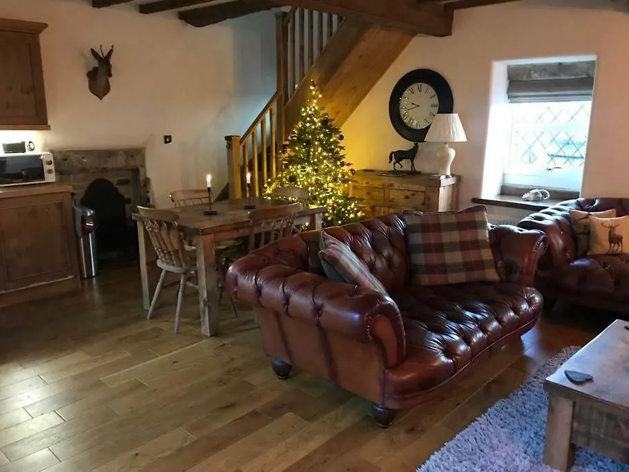 Stunning Blackberry Cottage With Log Burner - Located On Haworth Main Street 0*,