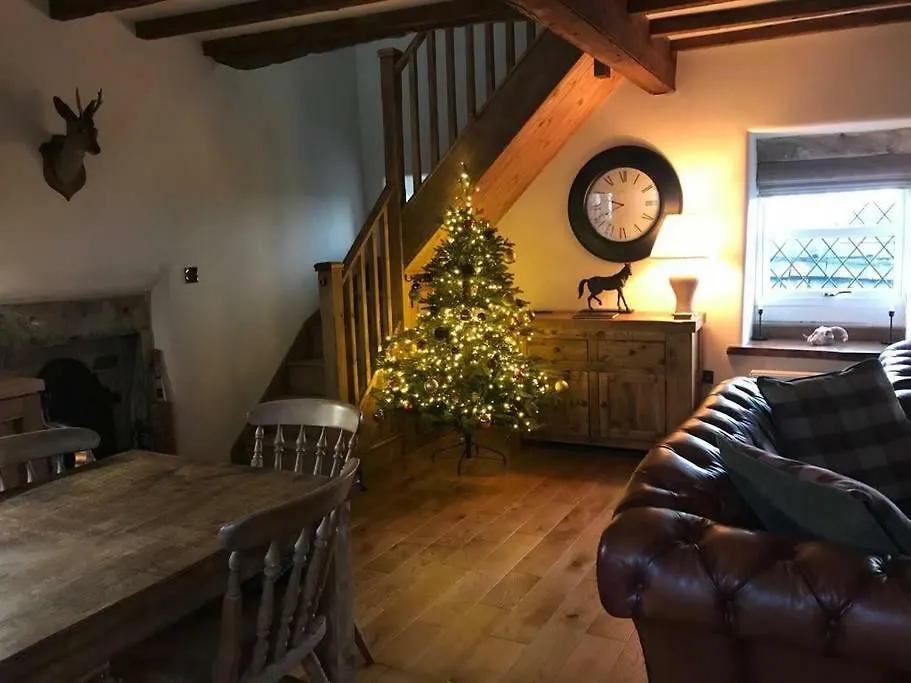 Stunning Blackberry Cottage With Log Burner - Located On Haworth Main Street بيت للعطل